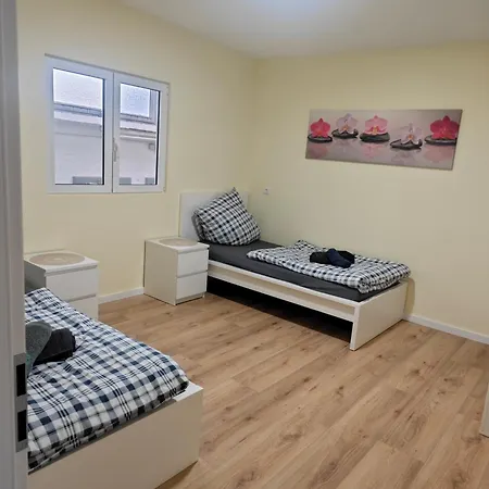 Work And Iam ,3 Schlafzimmer 6 Betten 90 Qm Neu Modernisiert Appartement