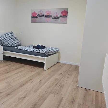 Work And Iam ,3 Schlafzimmer 6 Betten 90 Qm Neu Modernisiert Appartement *
